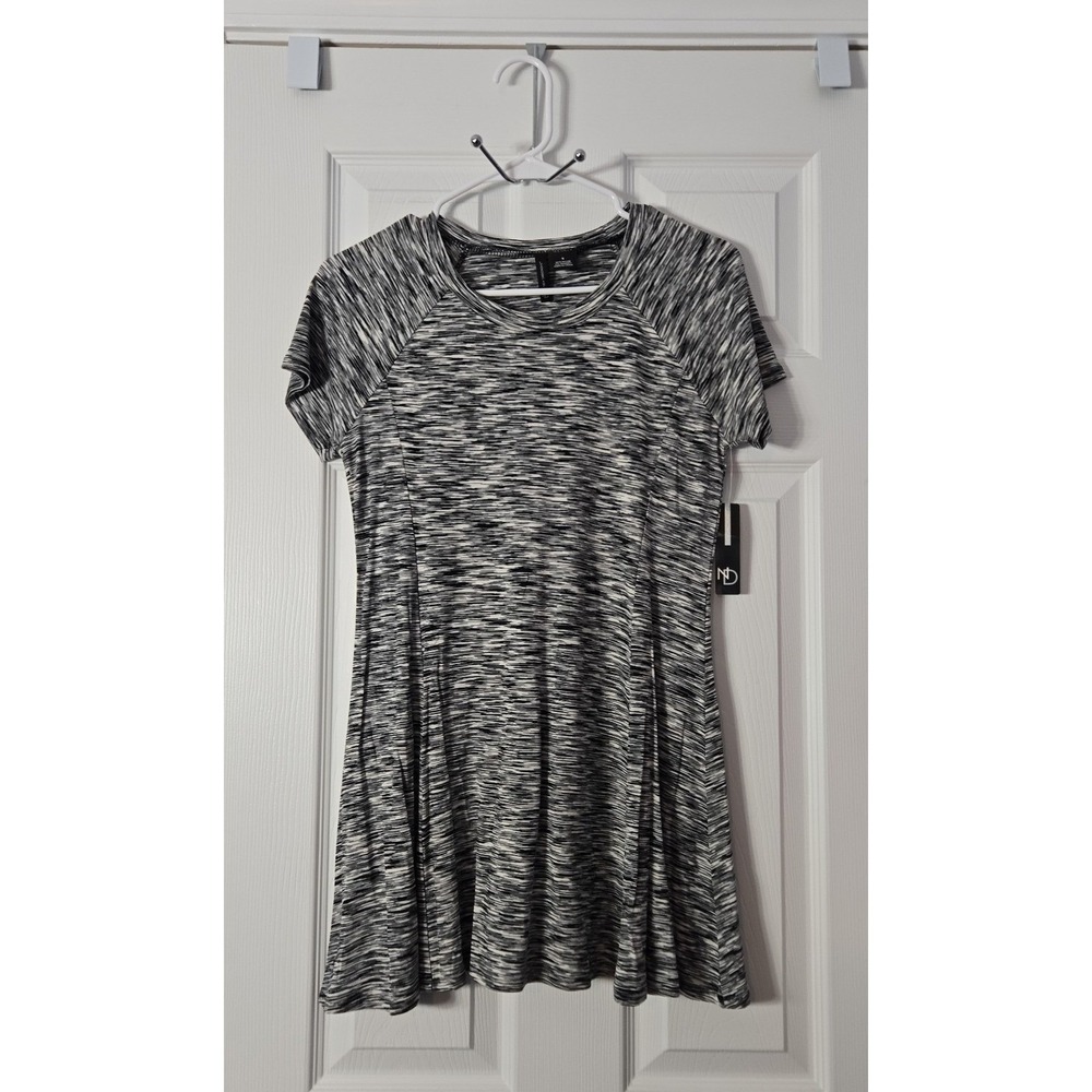 New Directions Womans Short Sleeve NWT Blouse Size Small Black & White.